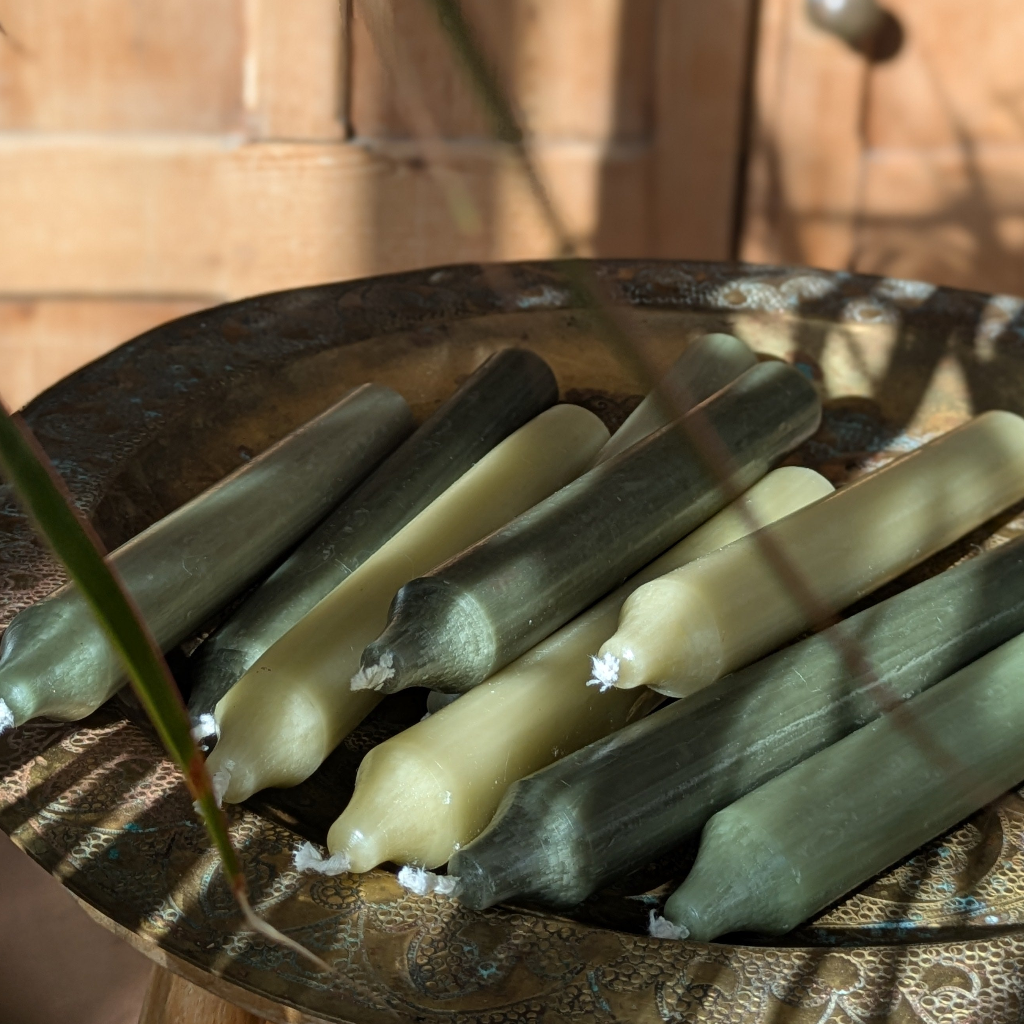 10 Dinner Candles 18cm x 22mm | Green Mixed Assortment - Thedanes.co.uk - Creative & Sustainable Living The Scandinavian Way