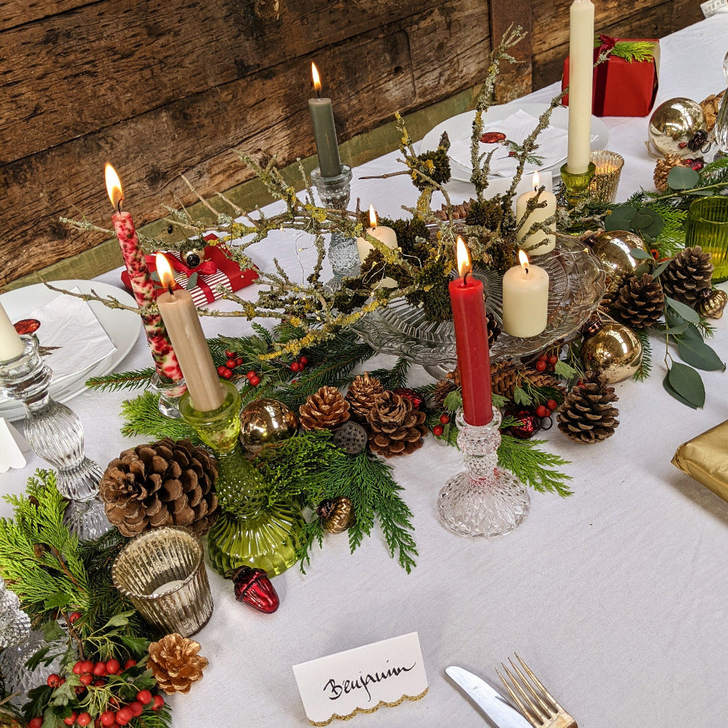 18 Short Christmas Dinner Candles | Red & Green - Thedanes.co.uk - Creative & Sustainable Living The Scandinavian Way