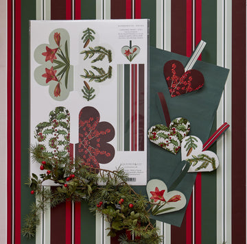 Scandinavian Christmas Paper Hearts| Traditional Red and Green Flowers & Foilage - Thedanes.co.uk - Creative & Sustainable Living The Scandinavian Way