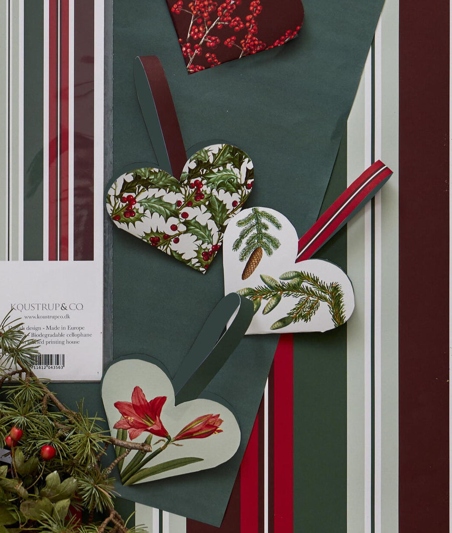 Scandinavian Christmas Paper Hearts| Traditional Red and Green Flowers & Foilage - Thedanes.co.uk - Creative & Sustainable Living The Scandinavian Way