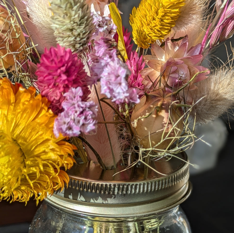 Dried Flowers Posy In Mason Jar Gift Set w/Daisy Lid - Thedanes.co.uk - Creative & Sustainable Living The Scandinavian Way