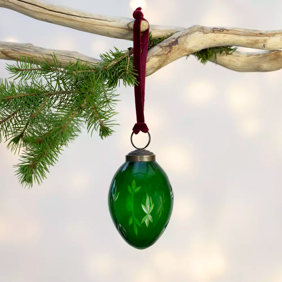 Etched Oval Or Round Green Glass Bauble | 8cm or 5cm - Thedanes.co.uk - Creative & Sustainable Living The Scandinavian Way