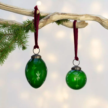 Etched Oval Or Round Green Glass Bauble | 8cm or 5cm - Thedanes.co.uk - Creative & Sustainable Living The Scandinavian Way