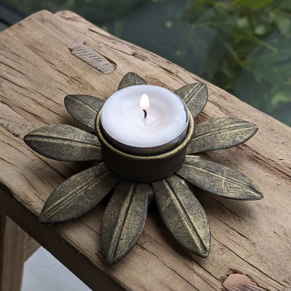 Flower Shaped Antique Brushed Gold Tealight Votive| Gift Set - Thedanes.co.uk - Creative & Sustainable Living The Scandinavian Way