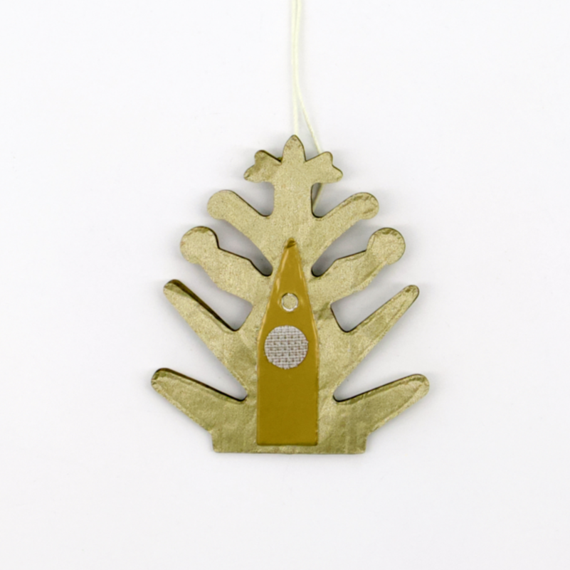 12 Gold Tissue Paper Fan Snowflake Christmas Decorations in 15cm