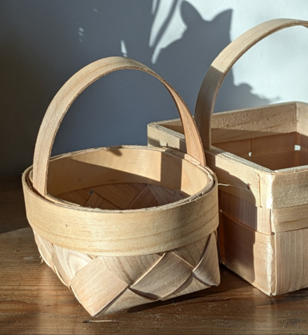 Mini Wooden Basket w/Handle - Thedanes.co.uk - Creative & Sustainable Living The Scandinavian Way