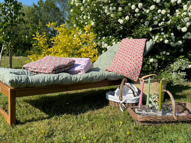Green Floral Quilted Cotton Mattress - Scandinavian Living - Thedanes.co.uk - Creative & Sustainable Living The Scandinavian Way