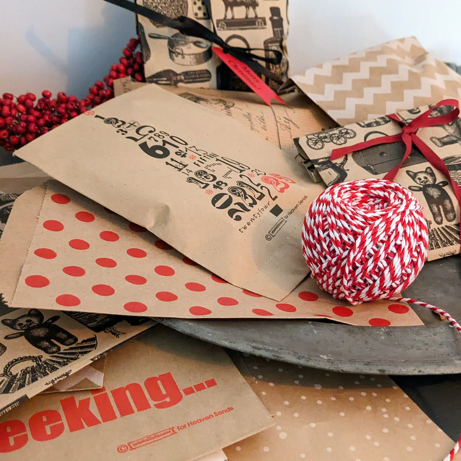 Christmas Paper Gift Bags - Kraft Paper Surprise Bundle