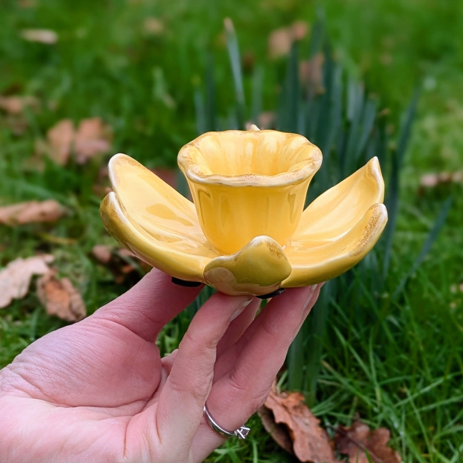 Ceramic Daffodil Candle Holder | Sunshine Yellow Or White - Thedanes.co.uk - Creative & Sustainable Living The Scandinavian Way