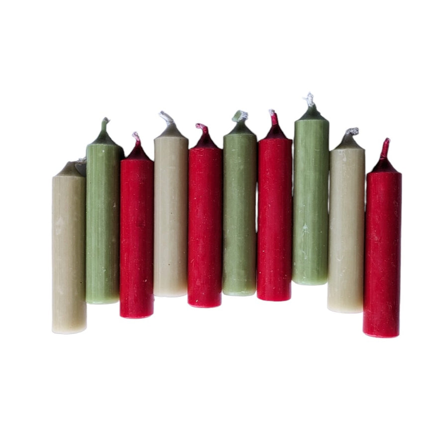 10 Mixed Short Dinner Candles | Green & Red