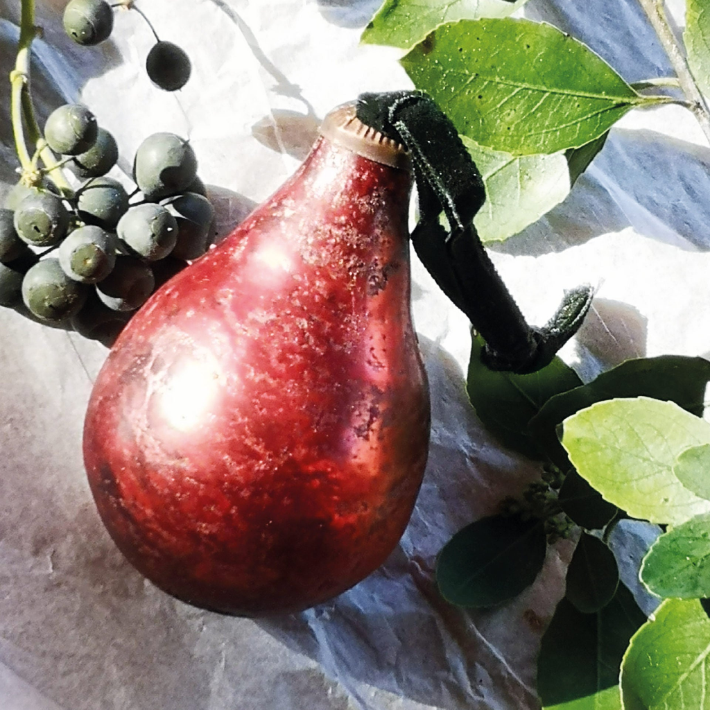 Antique Ruby Red Glass Pear Bauble Decoration - Thedanes.co.uk - Creative & Sustainable Living The Scandinavian Way