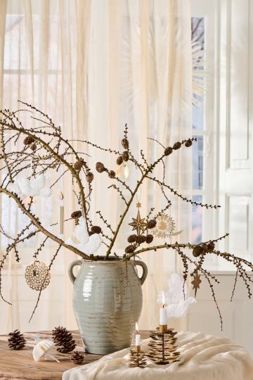 Small Golden Hanging Mistletoe Decorations W/White Beads | Gift Accessory - Thedanes.co.uk - Creative & Sustainable Living The Scandinavian Way
