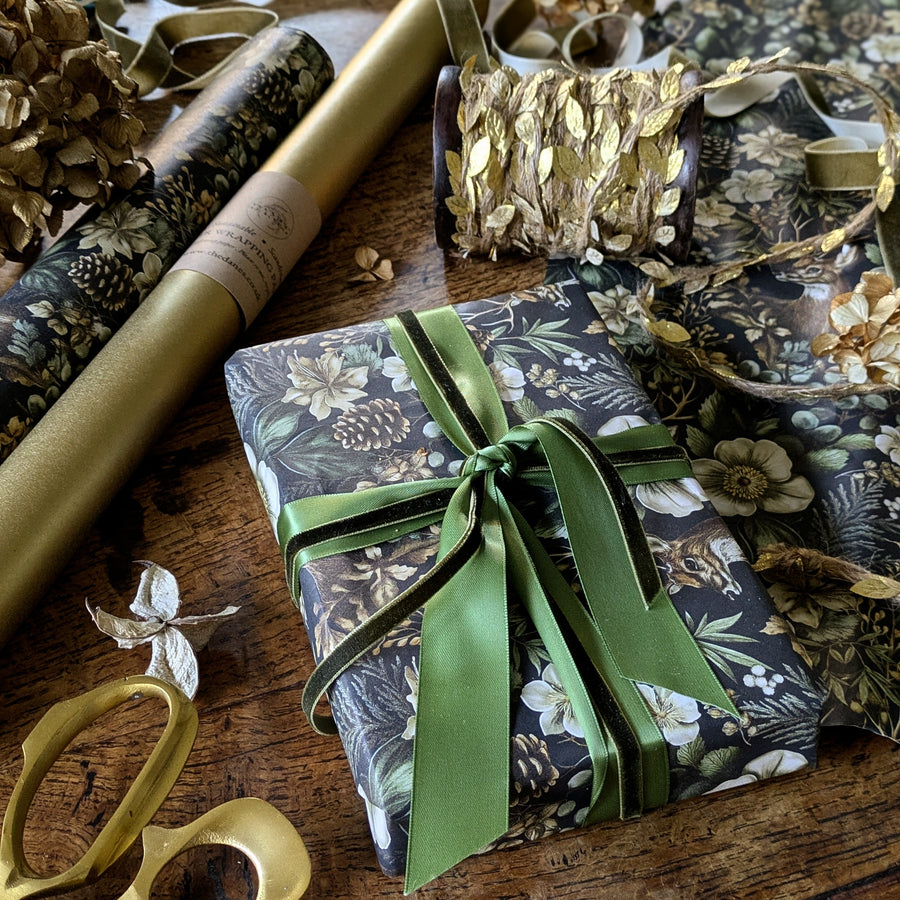 Winter Deer & Foliage Christmas Gift Wrapping Paper | 3M Roll | Recyclable - Thedanes.co.uk - Creative & Sustainable Living The Scandinavian Way