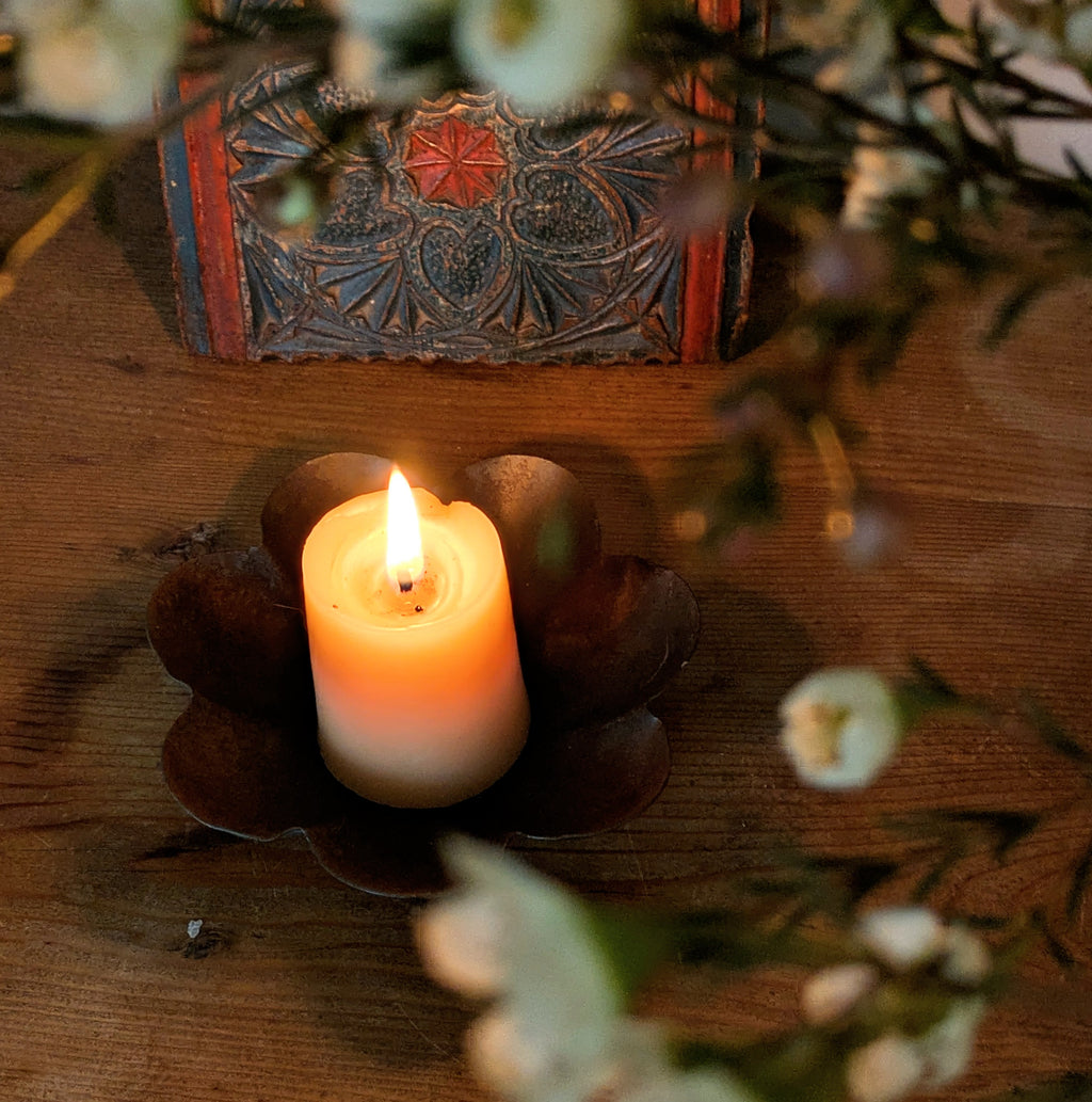 Flower Shaped Candle Tray | Green Metal Patina 11.5cm - Thedanes.co.uk - Creative & Sustainable Living The Scandinavian Way