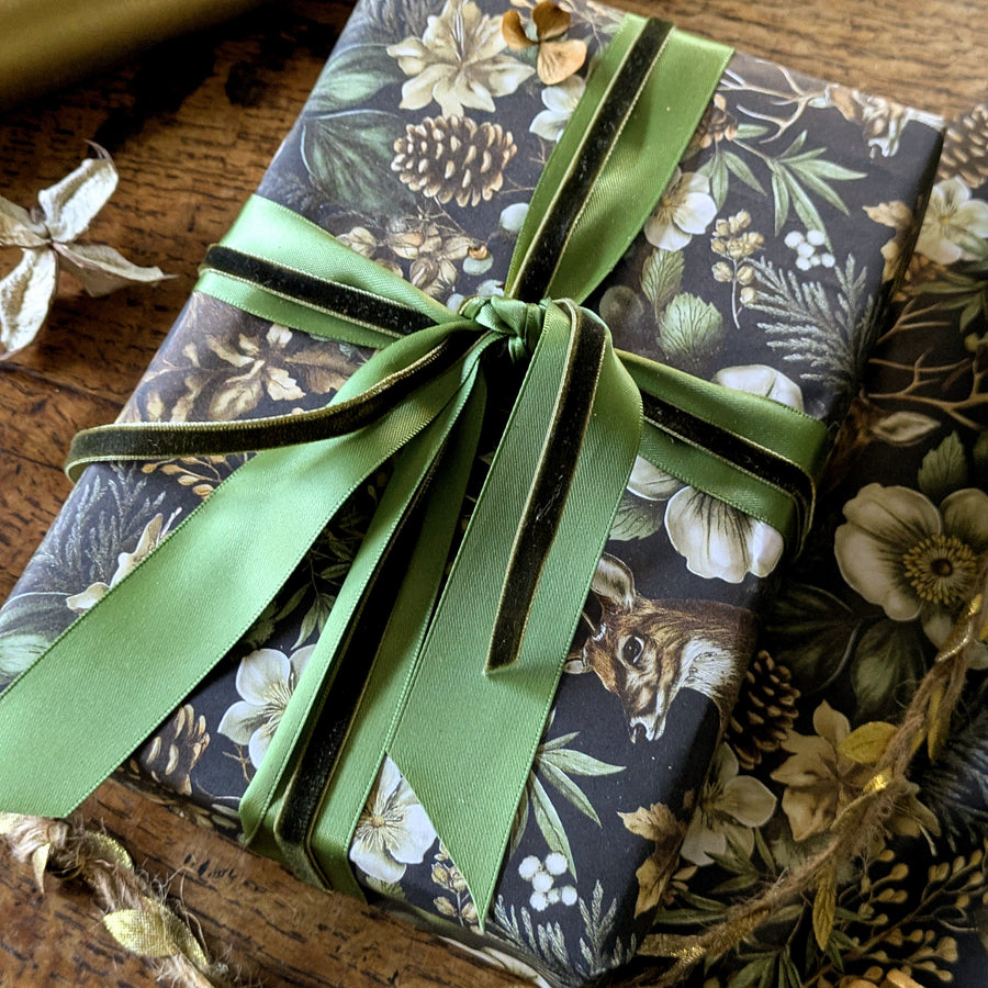 Winter Deer & Foliage Christmas Gift Wrapping Paper | 3M Roll | Recyclable - Thedanes.co.uk - Creative & Sustainable Living The Scandinavian Way