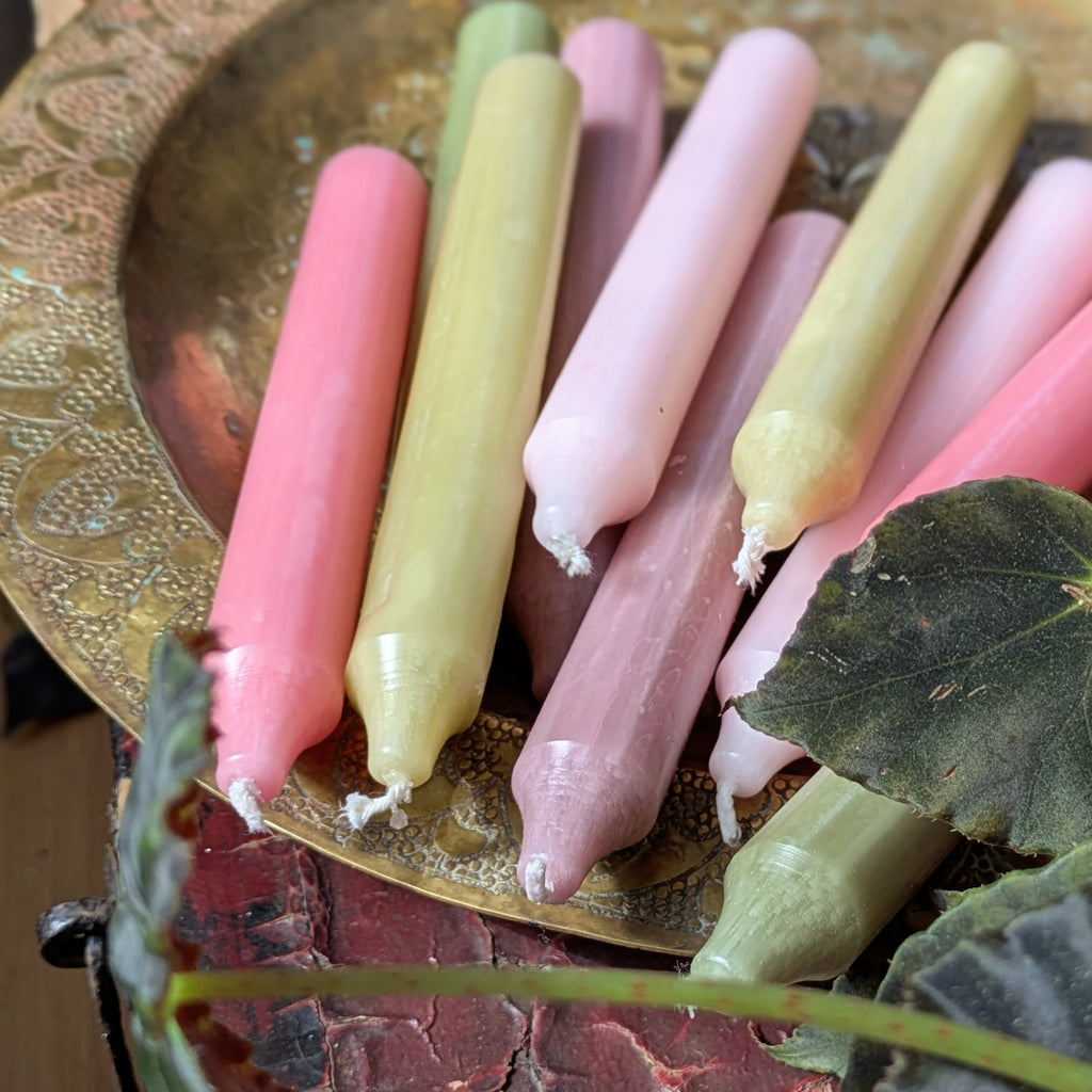 10 Dinner Candles 18cm x 22mm | Summer Green & Pinks - Thedanes.co.uk - Creative & Sustainable Living The Scandinavian Way