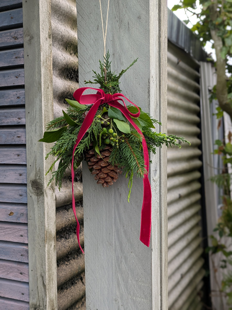 Pine Cone & Foliage Pomander Wall or Door Decoration - Thedanes.co.uk - Creative & Sustainable Living The Scandinavian Way