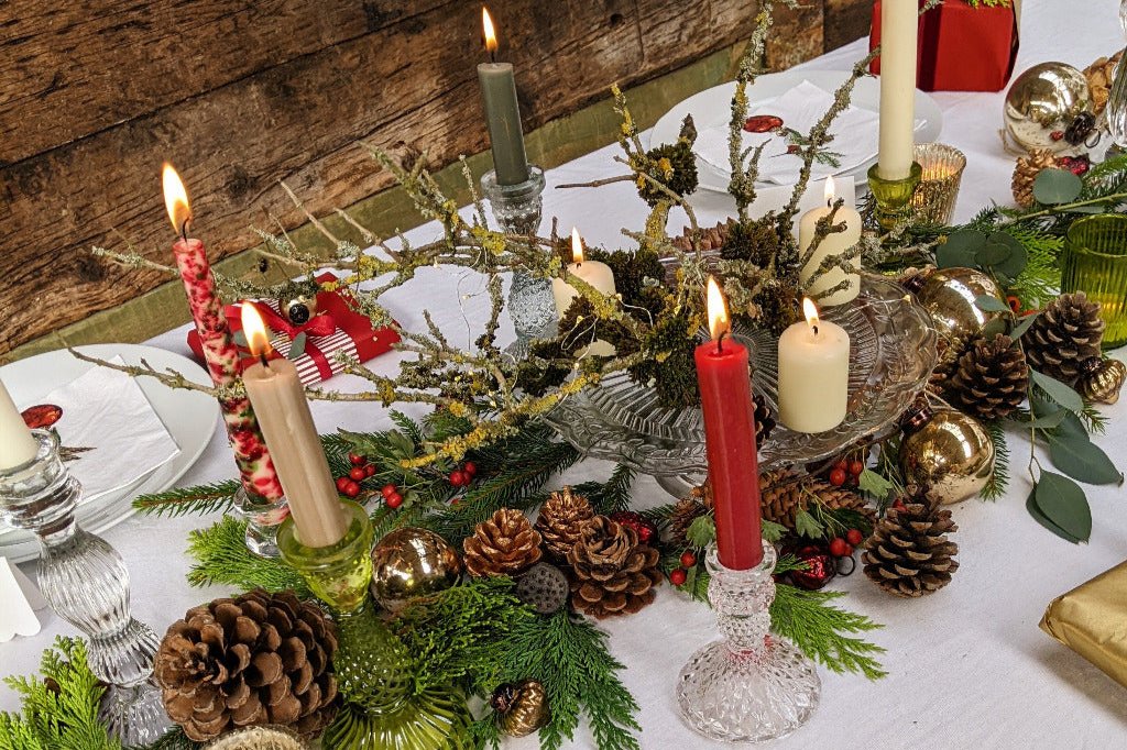 White Place Cards With Gold Glitter Scalloped Edge - Thedanes.co.uk - Creative & Sustainable Living The Scandinavian Way