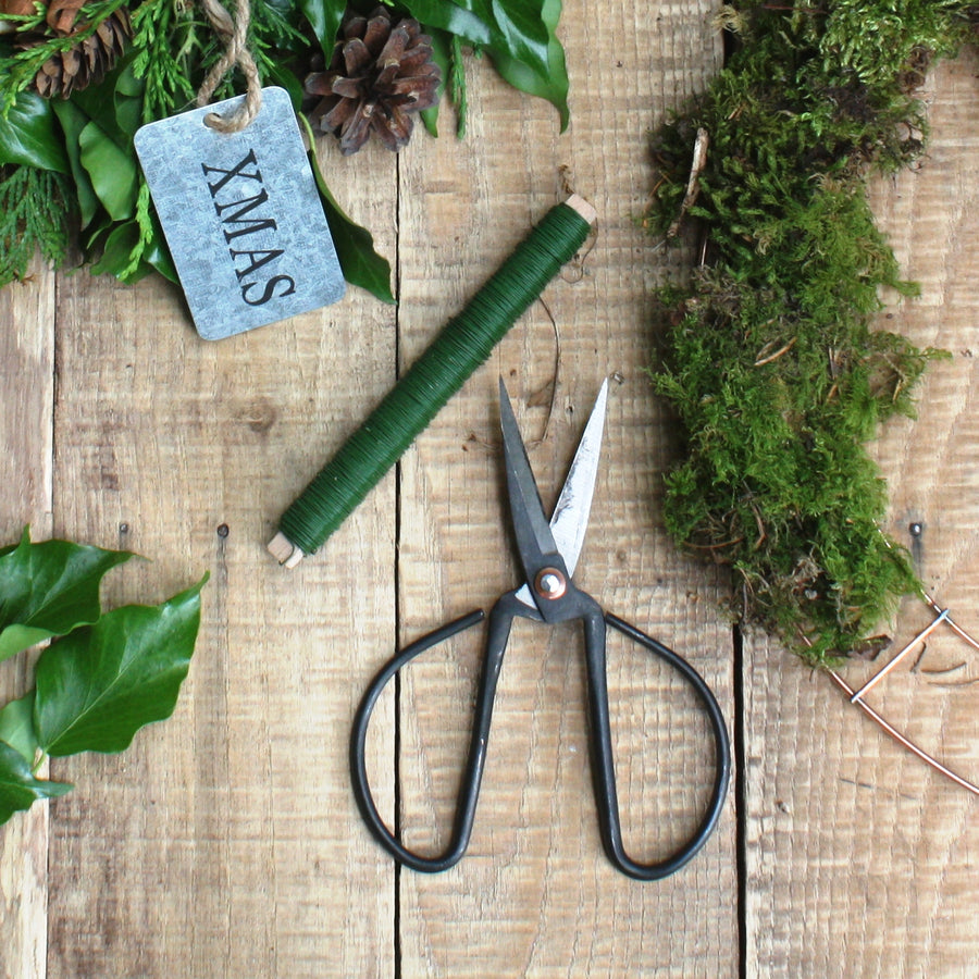 Christmas DIY Wreath Making Kit - Classic Christmas - Thedanes.co.uk - Creative & Sustainable Living The Scandinavian Way