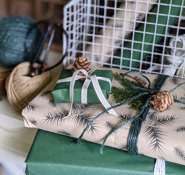 Gift Wrap Set - Green Pine Cone Kraft + Natural Accesories - 100% Recyclable - Thedanes.co.uk - Creative & Sustainable Living The Scandinavian Way