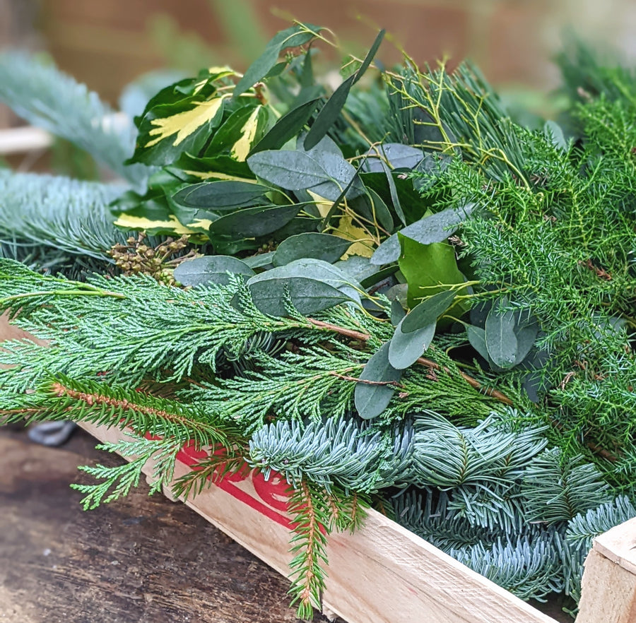 Christmas DIY Wreath Making Kit - Classic Christmas - Thedanes.co.uk - Creative & Sustainable Living The Scandinavian Way