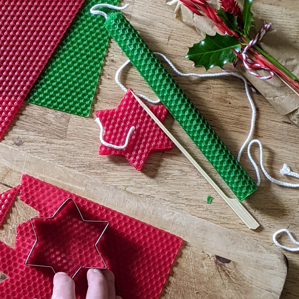 Red/Green Beeswax Candle Making Kit - Christmas - Thedanes.co.uk - Creative & Sustainable Living The Scandinavian Way